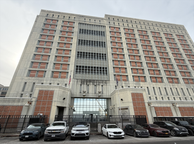 Maduro'yu taşıyan uçak New York'ta