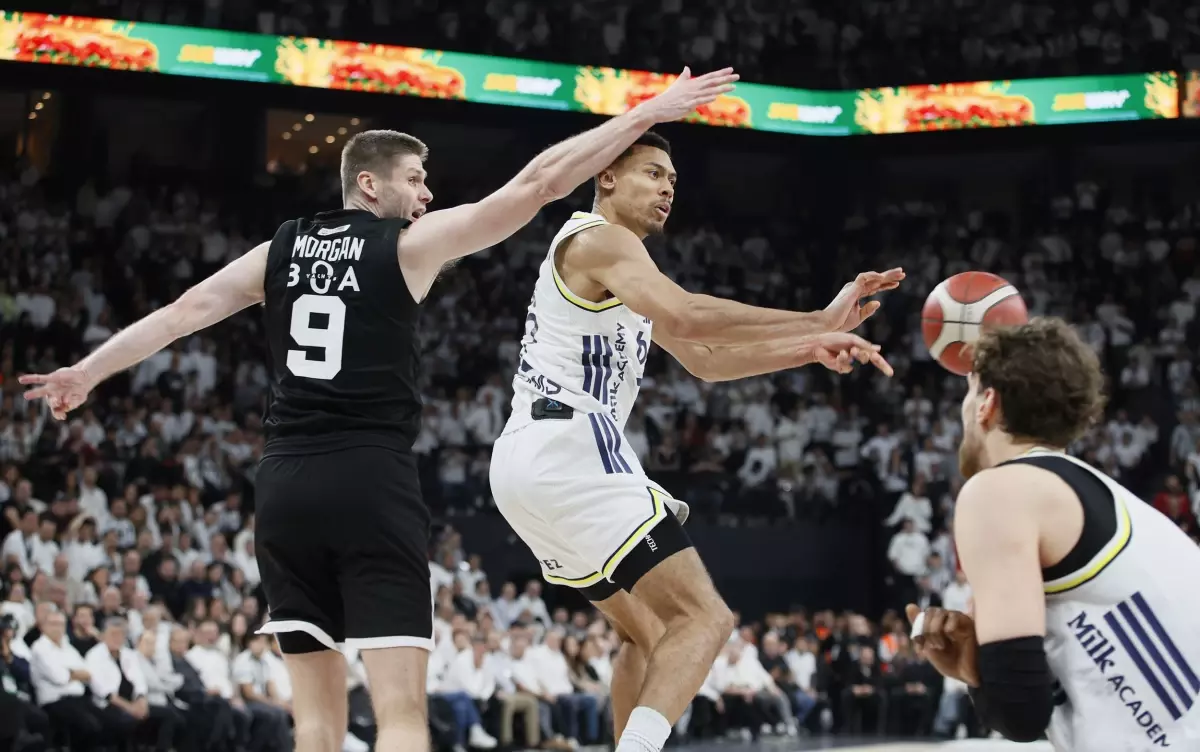 Fenerbahçe Derbiyi Kazandı