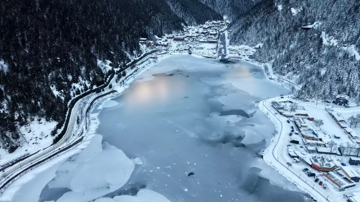 Uzungöl Buzla Kaplandı