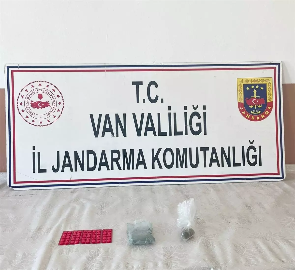 Başkale\'de Uyuşturucu Operasyonu: 1 Gözaltı