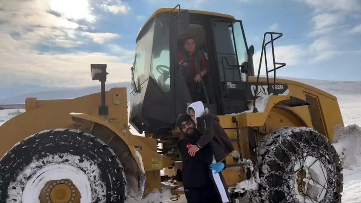 Cam Kemik Hastası Çocuk, Kapalı Yolda Hastaneye Ulaştırıldı