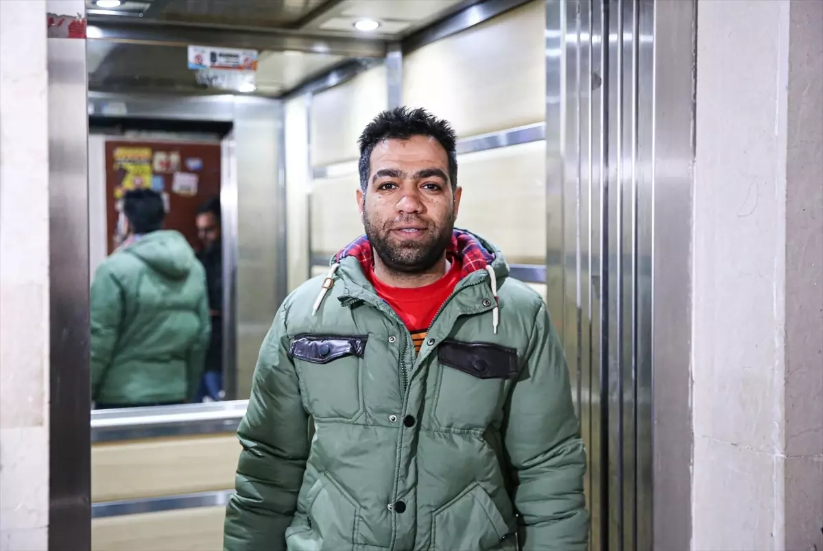 Kasklı Hırsız Kuşları Çaldı