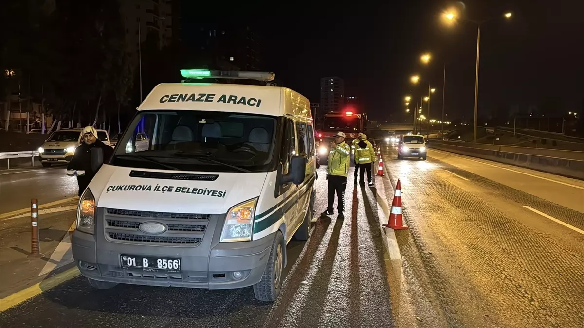 Adana\'da Trafik Kazası: Sürücü Hayatını Kaybetti