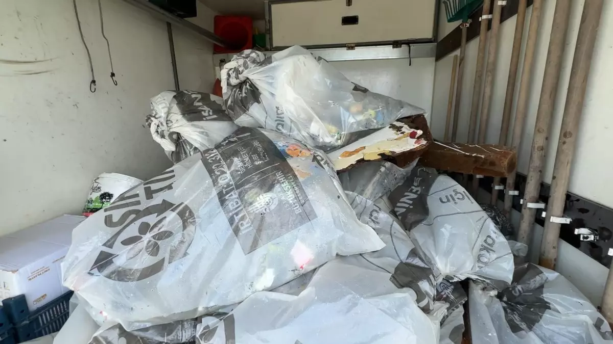 İstanbul\'da Lodos Teknelere Zarar Verdi