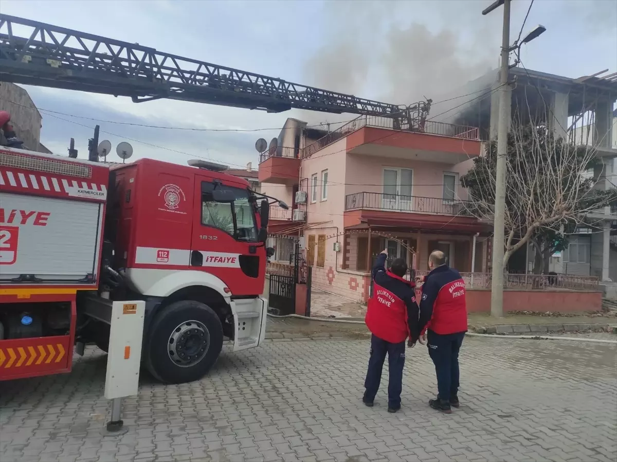 Burhaniye\'de Ev Yangını