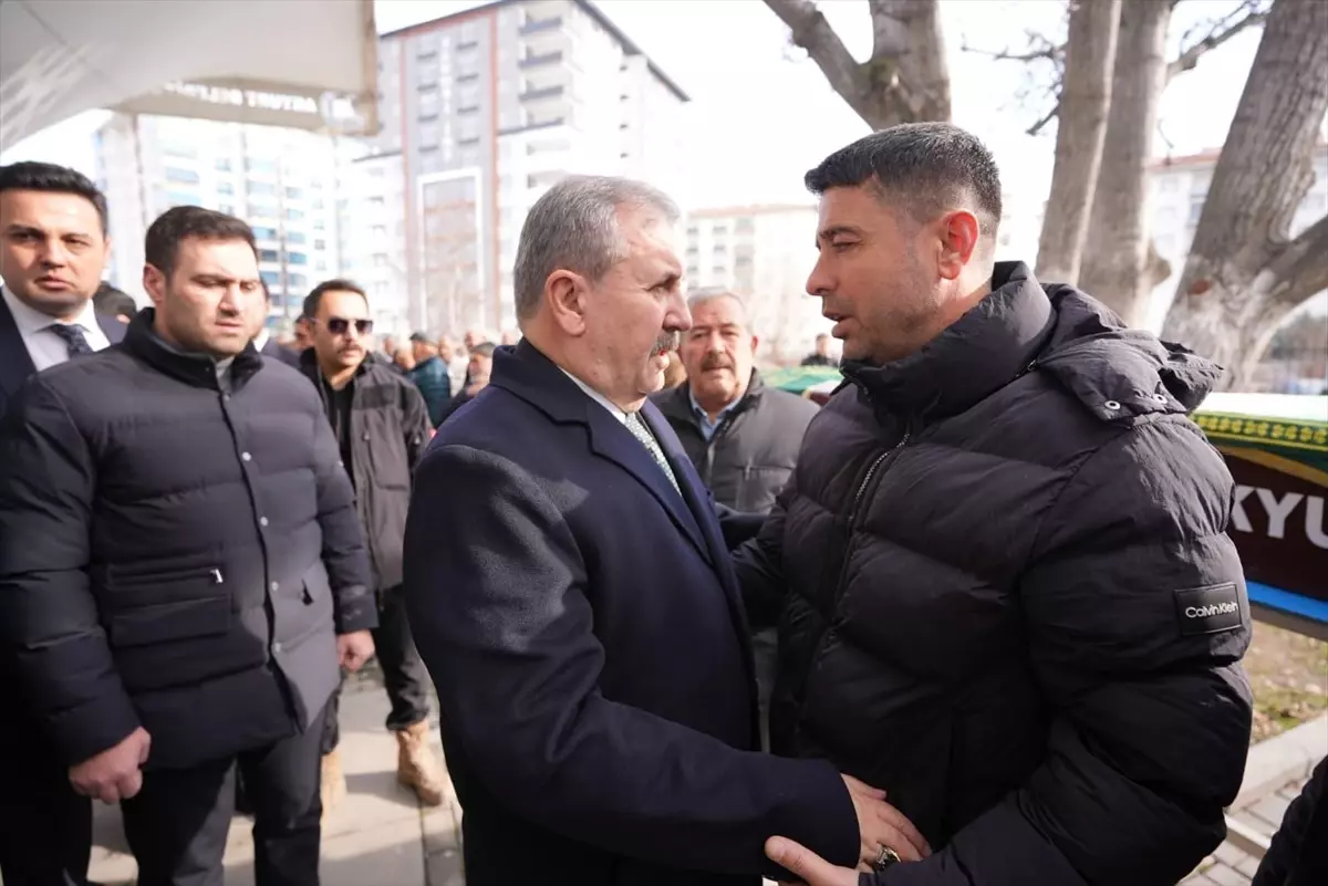 BBP Genel Başkanı Destici, Cenaze Törenine Katıldı