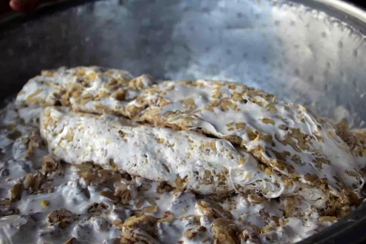 Kış Aylarının Vazgeçilmezi: Perşembe Cevizli Helva