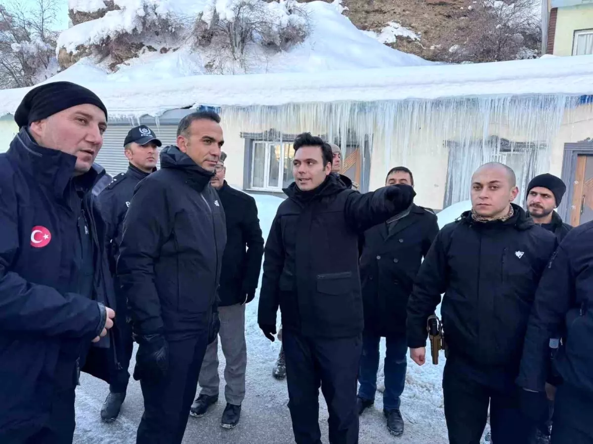 Çatak\'ta Çığ Sonrası İnceleme