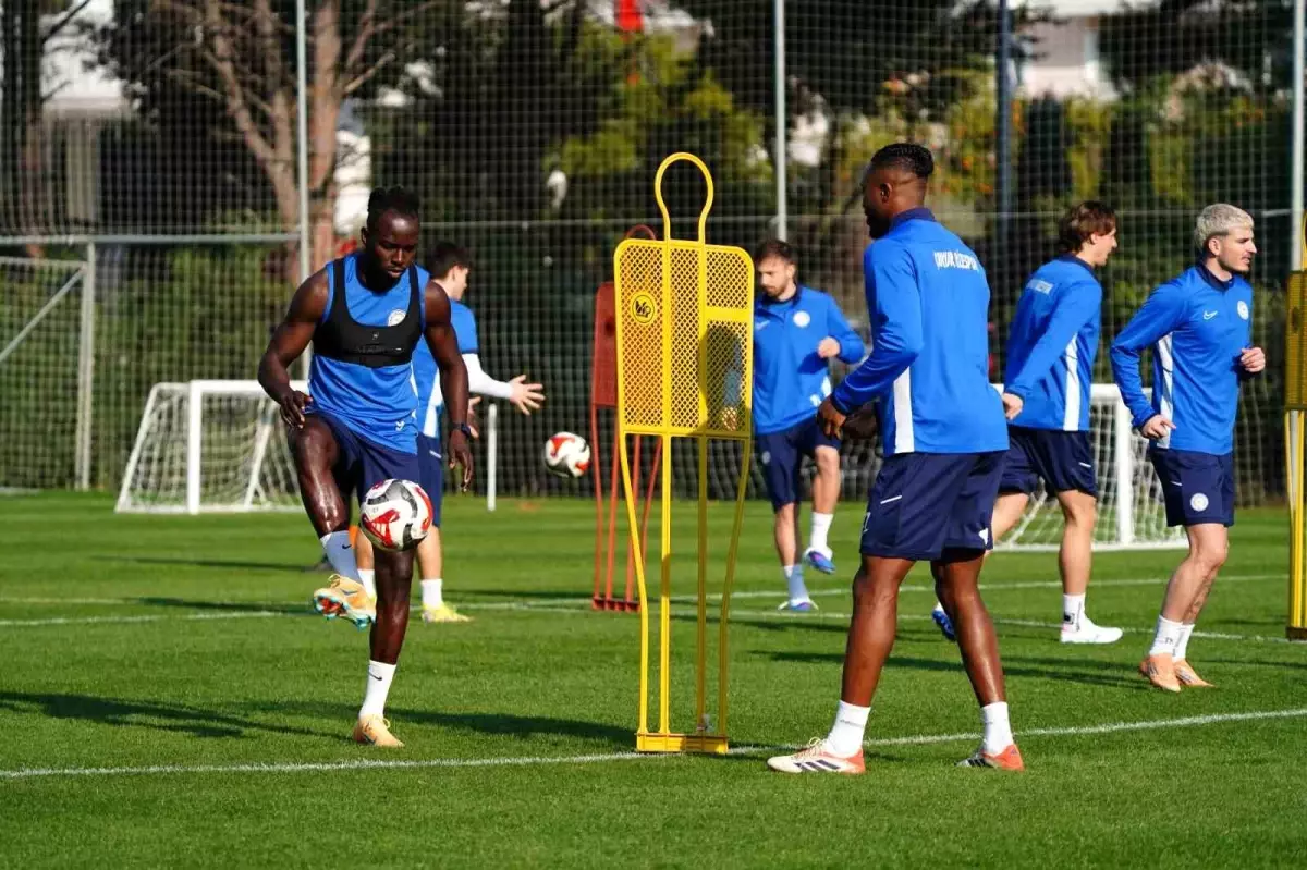 Rizespor Antalya\'da Kamp Yapıyor