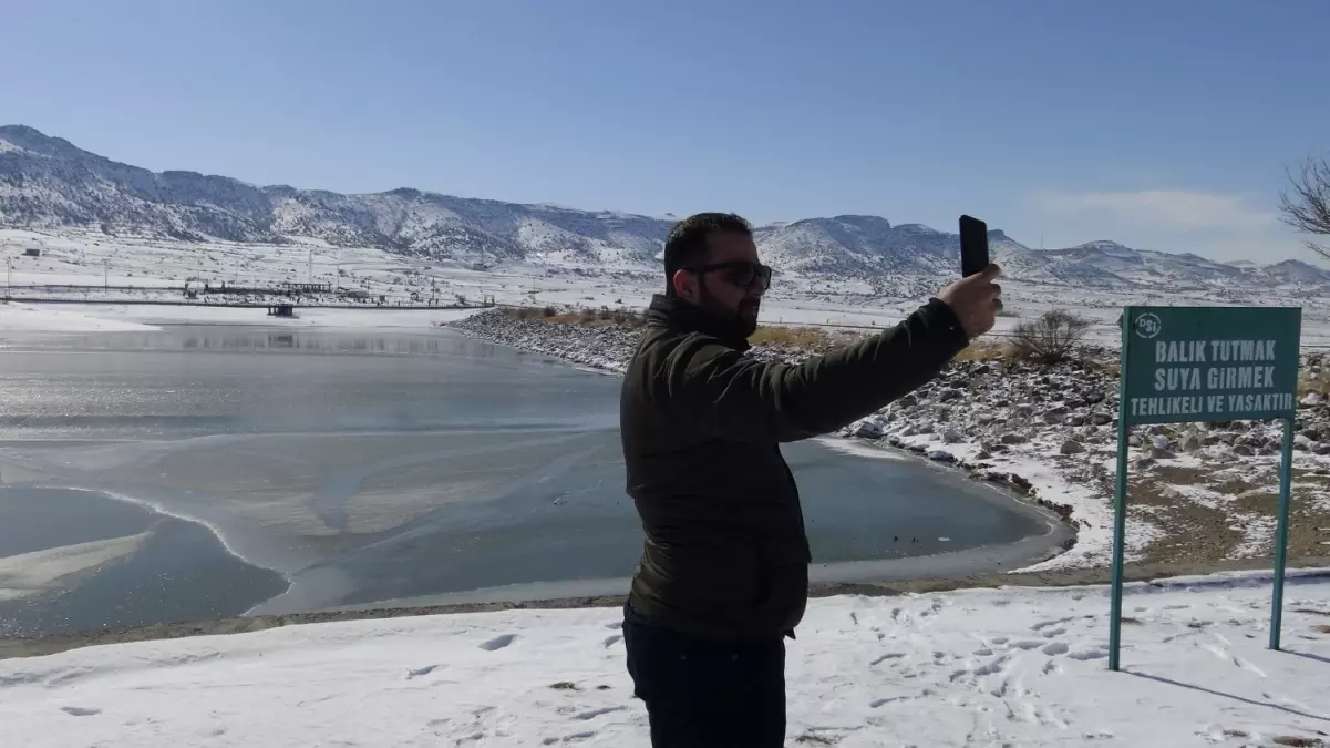 Kırkat Göleti\'nde Buzlanma