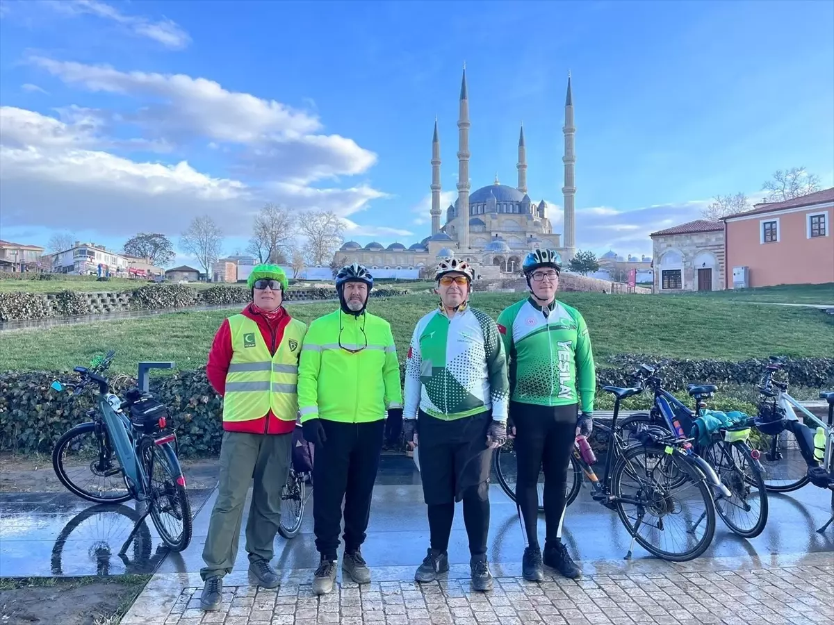 Edirne\'de Gençler Sabah Namazında Buluştu