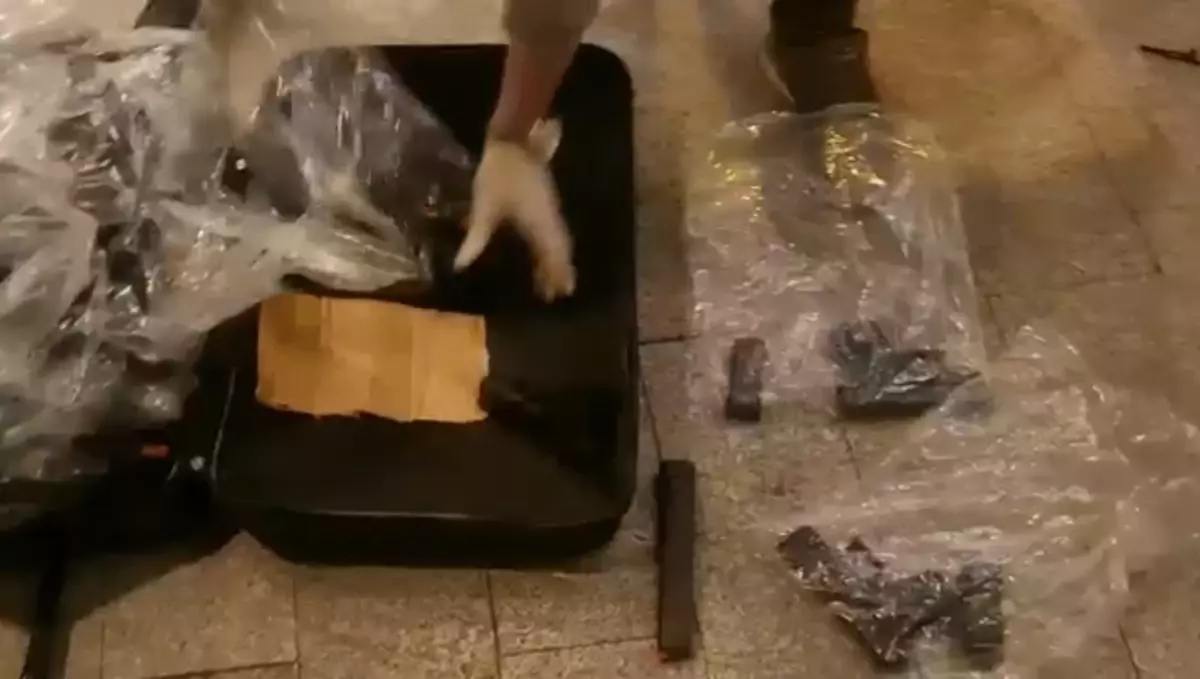 Silah Ticareti Operasyonu: 50 Tabanca Ele Geçirildi