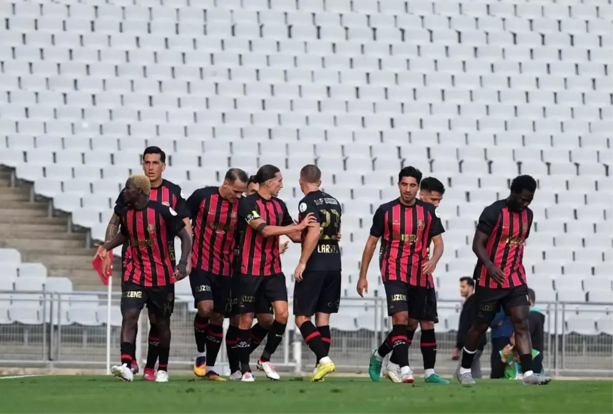 Fatih Karagümrük\'te 4 Futbolcuyla Yollar Ayrıldı