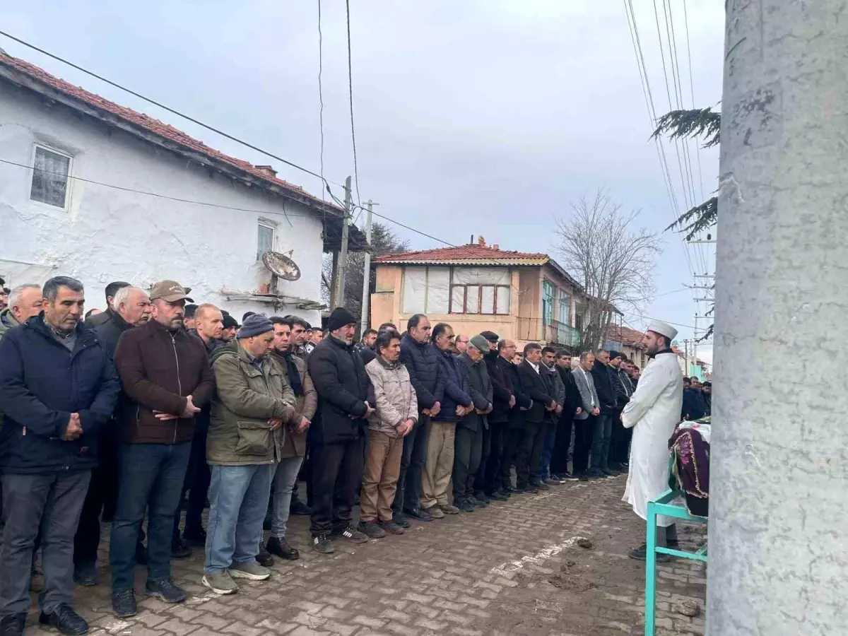 Feci kaza kurbanları toprağa veriliyor