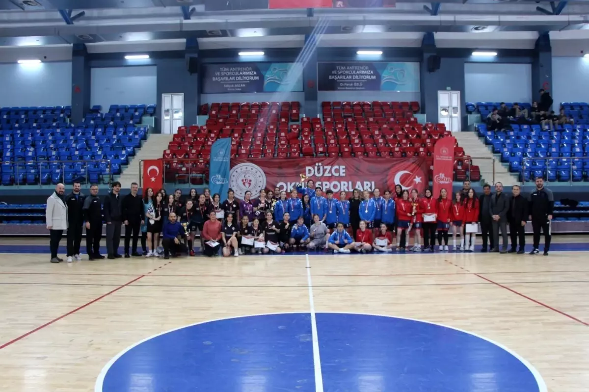 Genç Kızlar Futsal Müsabakaları Sona Erdi