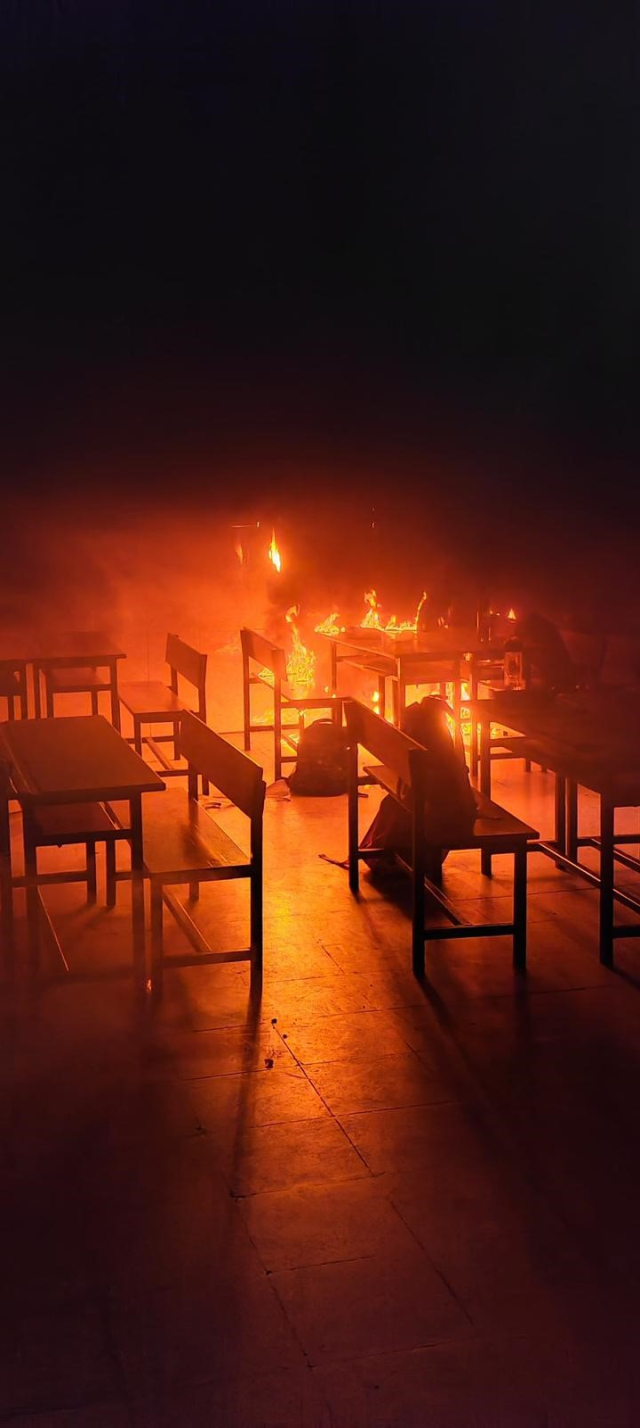 İlkokulda sınıfta yangın çıktı, eğitime 2 gün ara verildi İlkokulda sınıfta yangın çıktı, eğitime 2 gün ara verildi