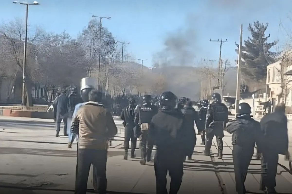 İran\'da ekonomik isyan büyüyor: Can kaybı 20\'ye yükseldi, gözaltı sayısı binlere dayandı