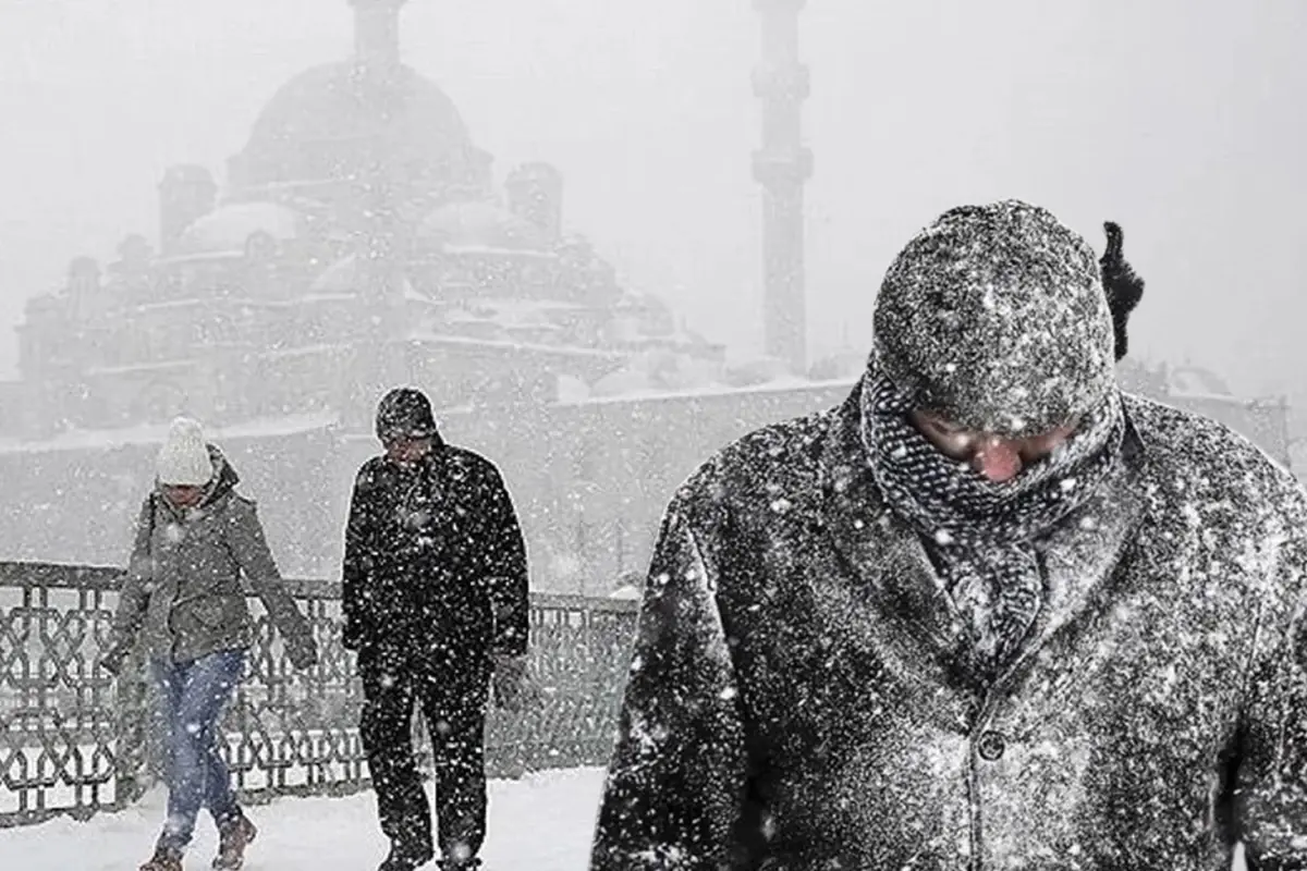 İstanbul\'da hava bir anda değişecek! Kar, fırtına ve sağanak geliyor