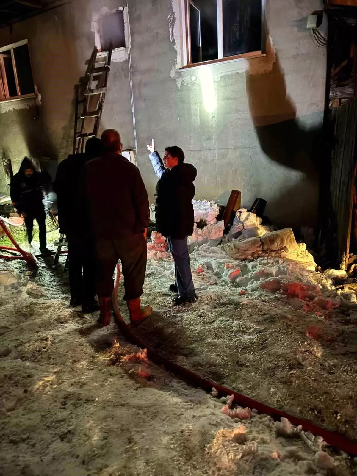 Kastamonu\'da alevlere teslim olan ev kullanılamaz hale geldi