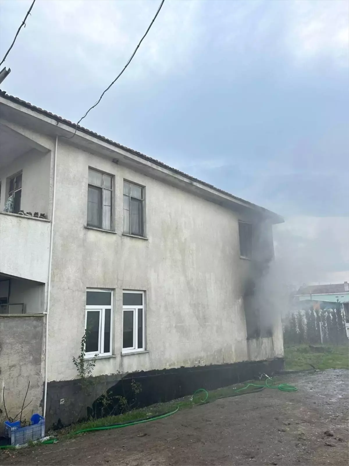 Karamürsel\'de Yangın: İki Katlı Ev Hasar Gördü