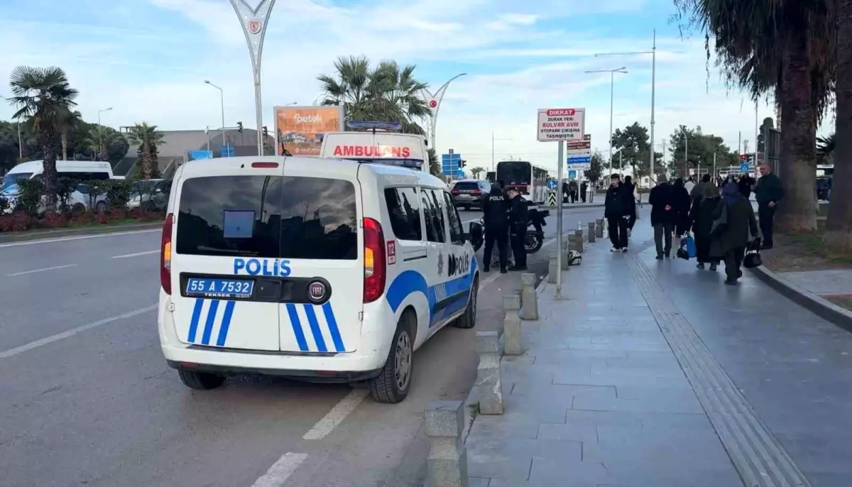 Samsun\'da Motosiklet Yayaya Çarptı