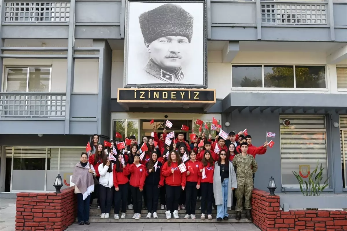 Öğrenciler Askeri Kışlalarda