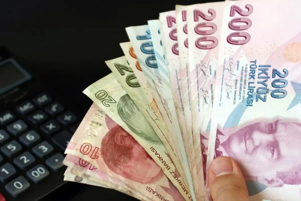 Öğretmen ve vaizlerin yeni yılda alacakları maaş tartışma konusu oldu