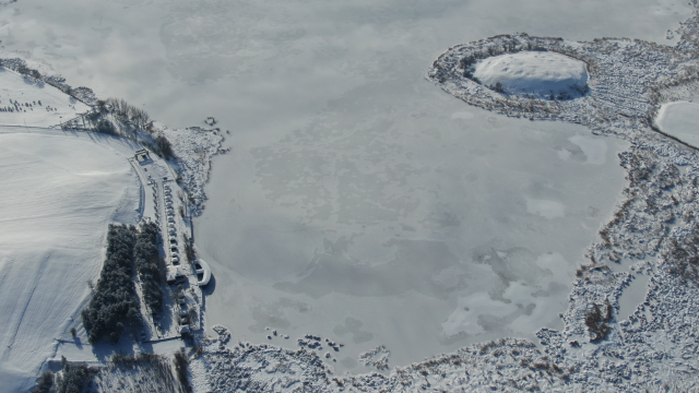 Termometreler eksi 21'i gösterdi, Hafik Gölü tamamen dondu