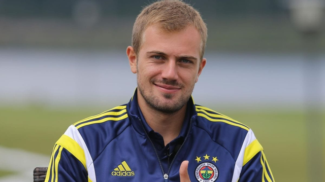 10 yıllık sözünü tutup Fenerbahçe'ye transfer oldu 10 yıllık sözünü tutup Fenerbahçe'ye transfer oldu