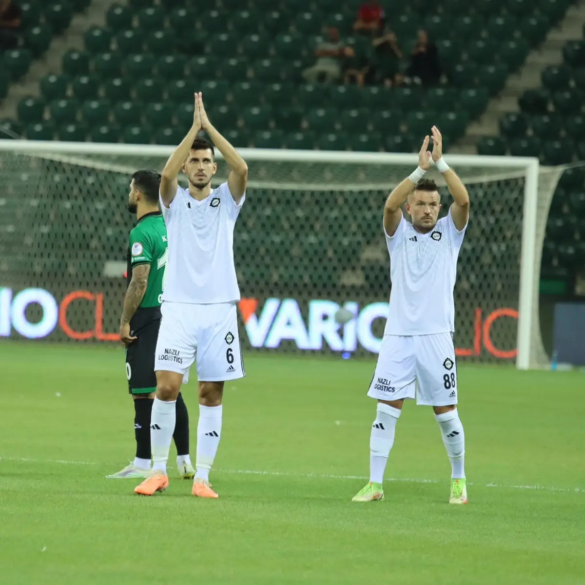 Altay Kaptanları Takımda Kalma Kararı Aldı