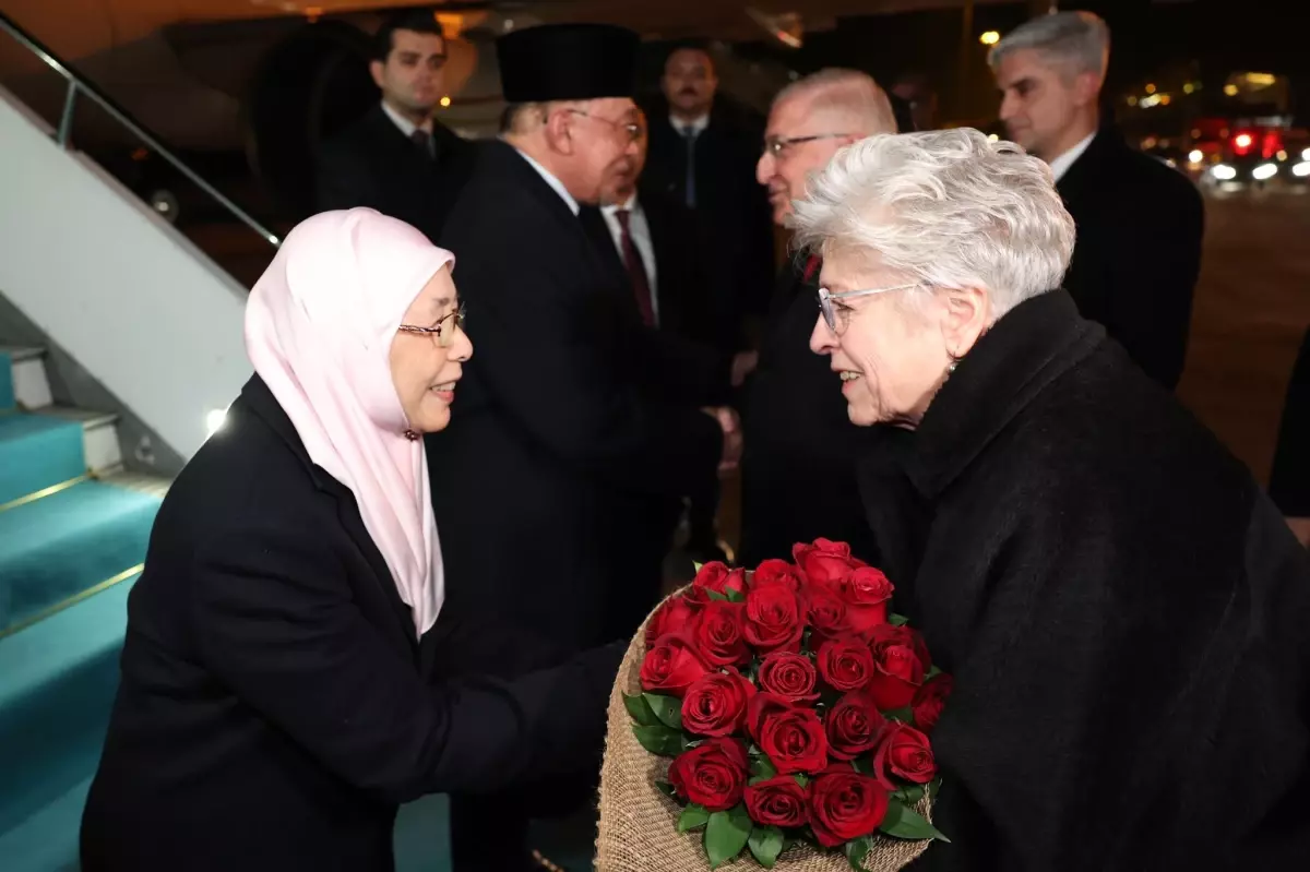 Bakan Güler, Malezya Başbakanı İbrahim\'i karşıladı