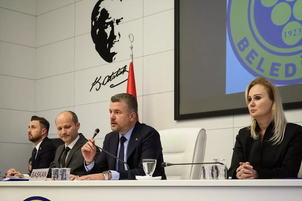 Duman\'a Phuket Tatili Eleştirisi