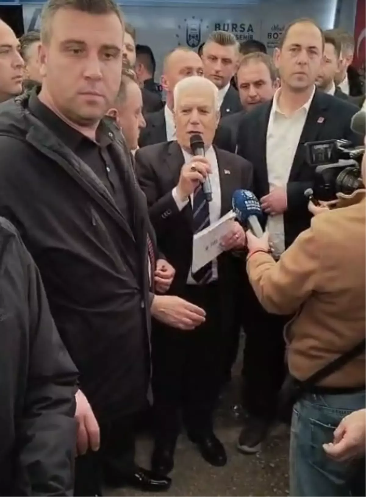 Bursa\'da Başkan Bozbey\'e Saldırı Girişimi