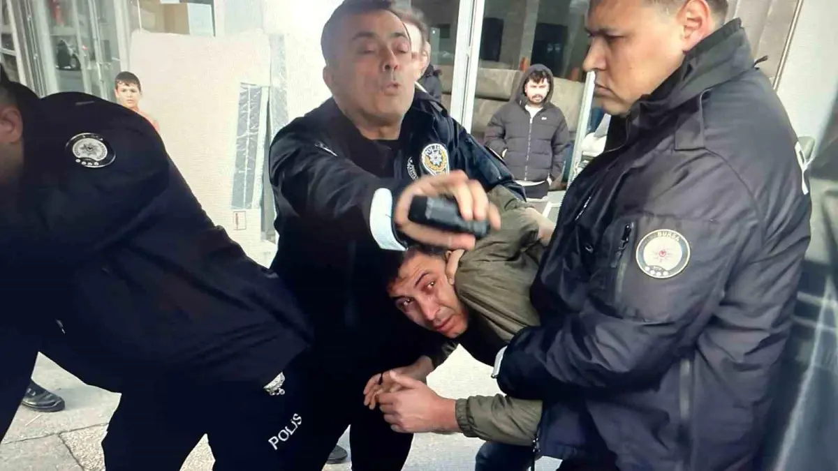 Büyükşehir Belediye Başkanı Bozbey\'e saldırı girişimi iş başvurusu yüzünden