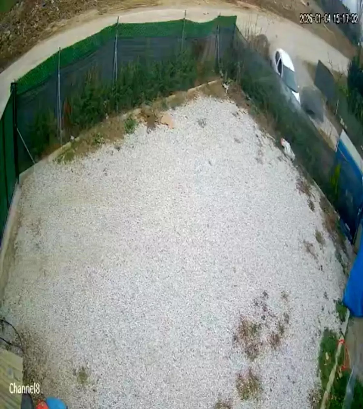 Bursa\'da kaza: Hobi evinin bahçesine otomobil girdi