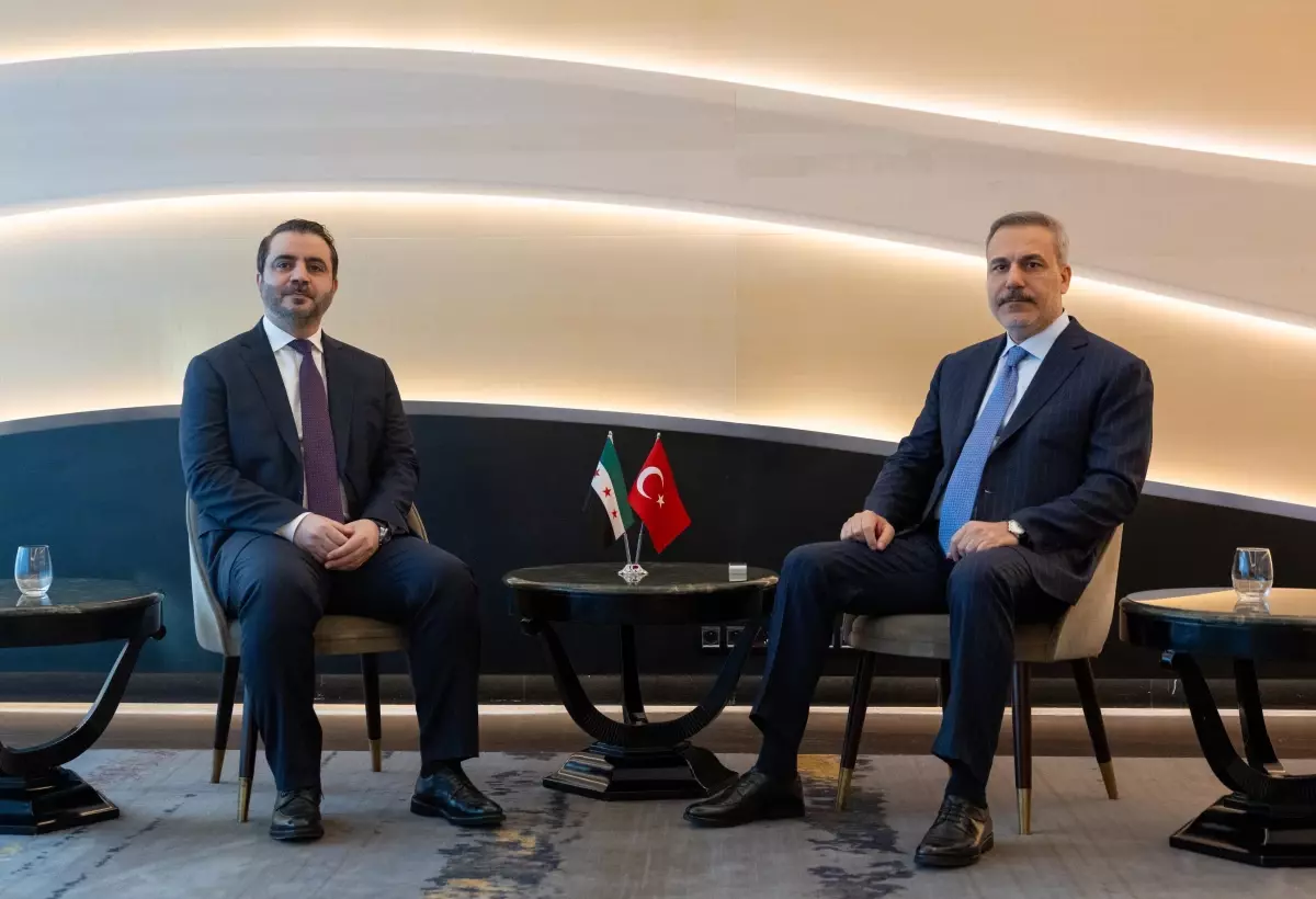 Fidan ve Esad Paris\'te Görüştü