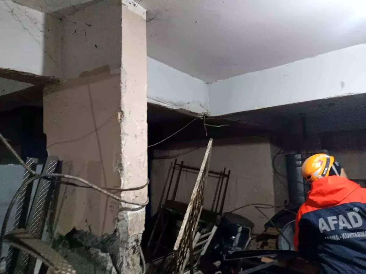 Diyarbakır\'da Çatlak, 83 Kişi Tahliye Edildi