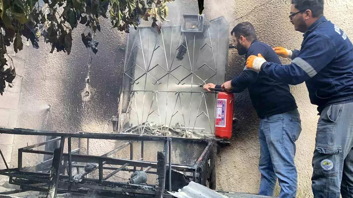 Erdemli\'de ev yangını büyümeden söndürüldü