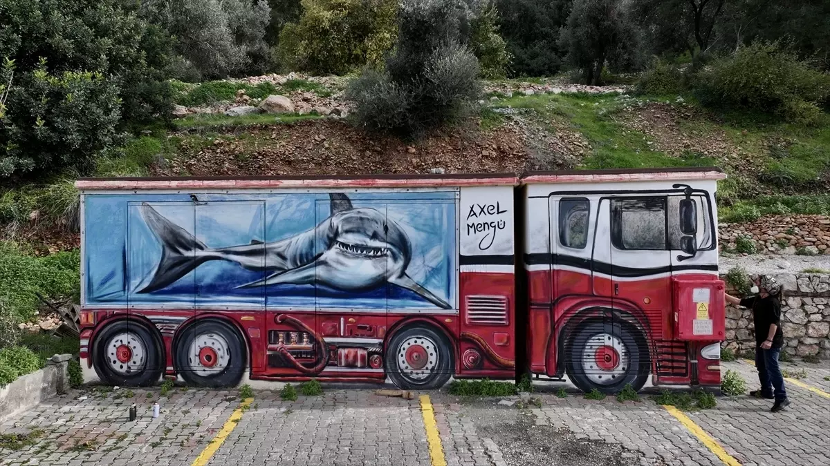 Fethiye\'de Mural Sanatçısı Axel Mengü