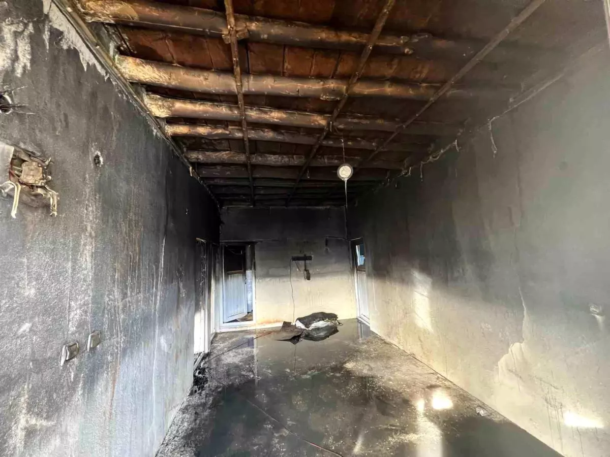 Hakkari\'de Evde Yangın Paniği