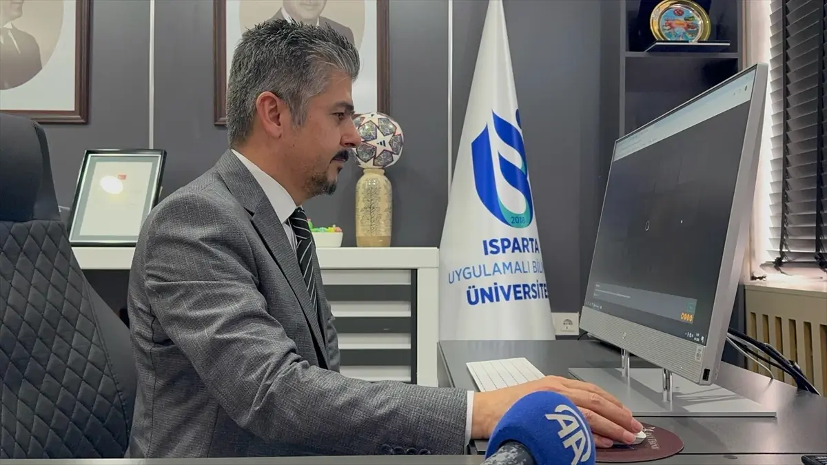 ISUBÜ Rektörü \'Yılın Kareleri\' Oylamasında