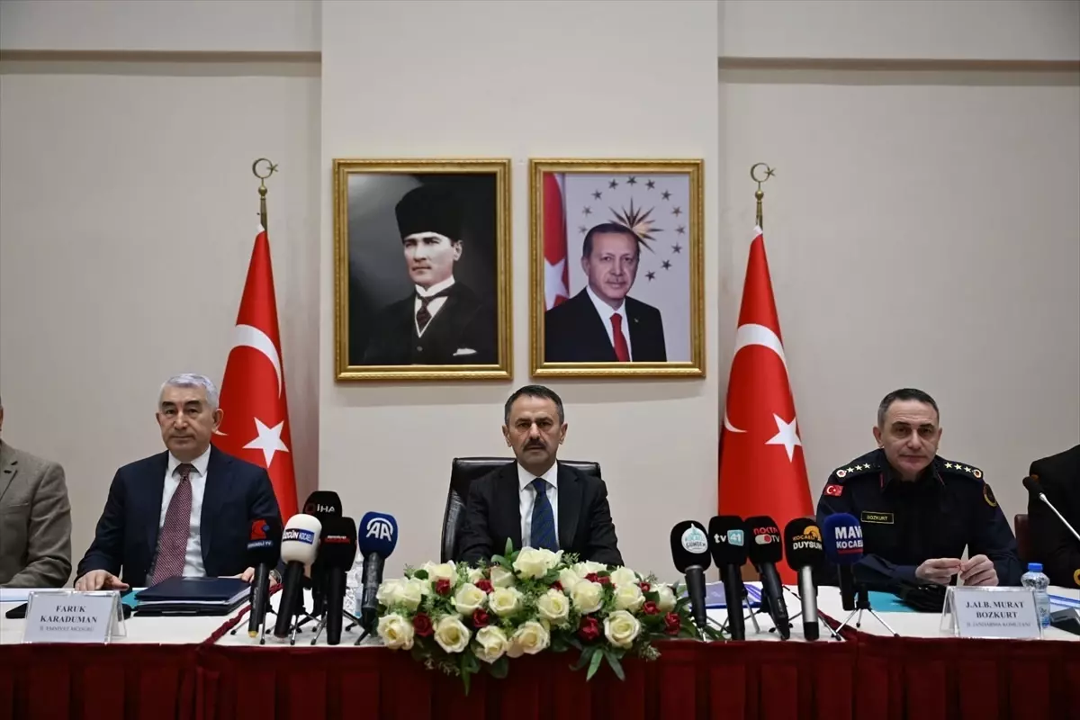 Kocaeli\'de Düzensiz Göçmen Mücadelesi