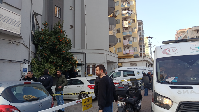 Parasını ödediği evi alamayınca müteahhidin oğlunu öldürüp, yaşamına son verdi