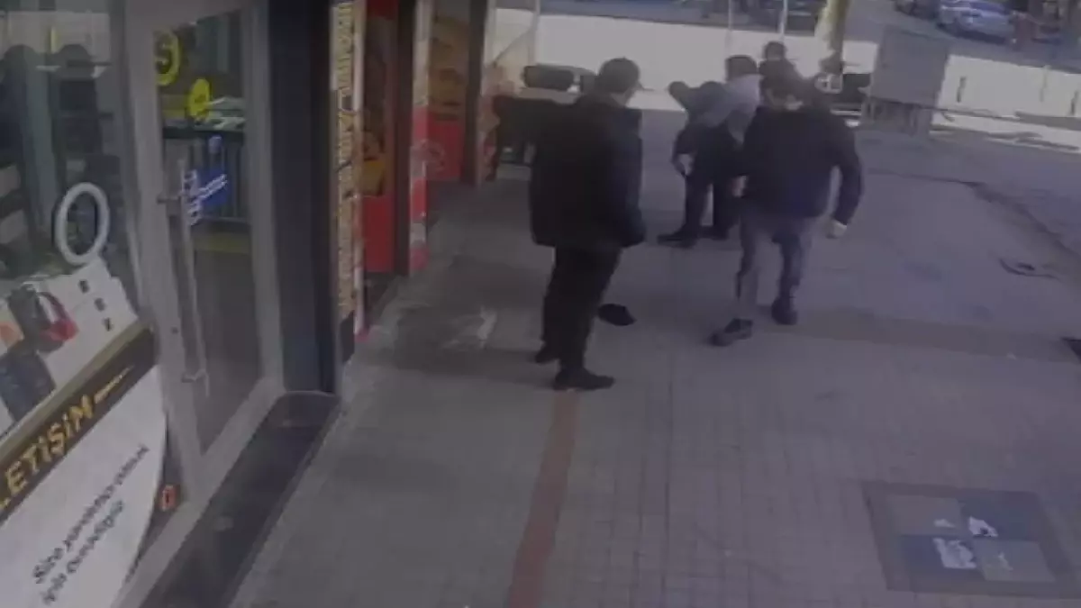 Pendik\'te Kuyumcuya Soygun Girişimi