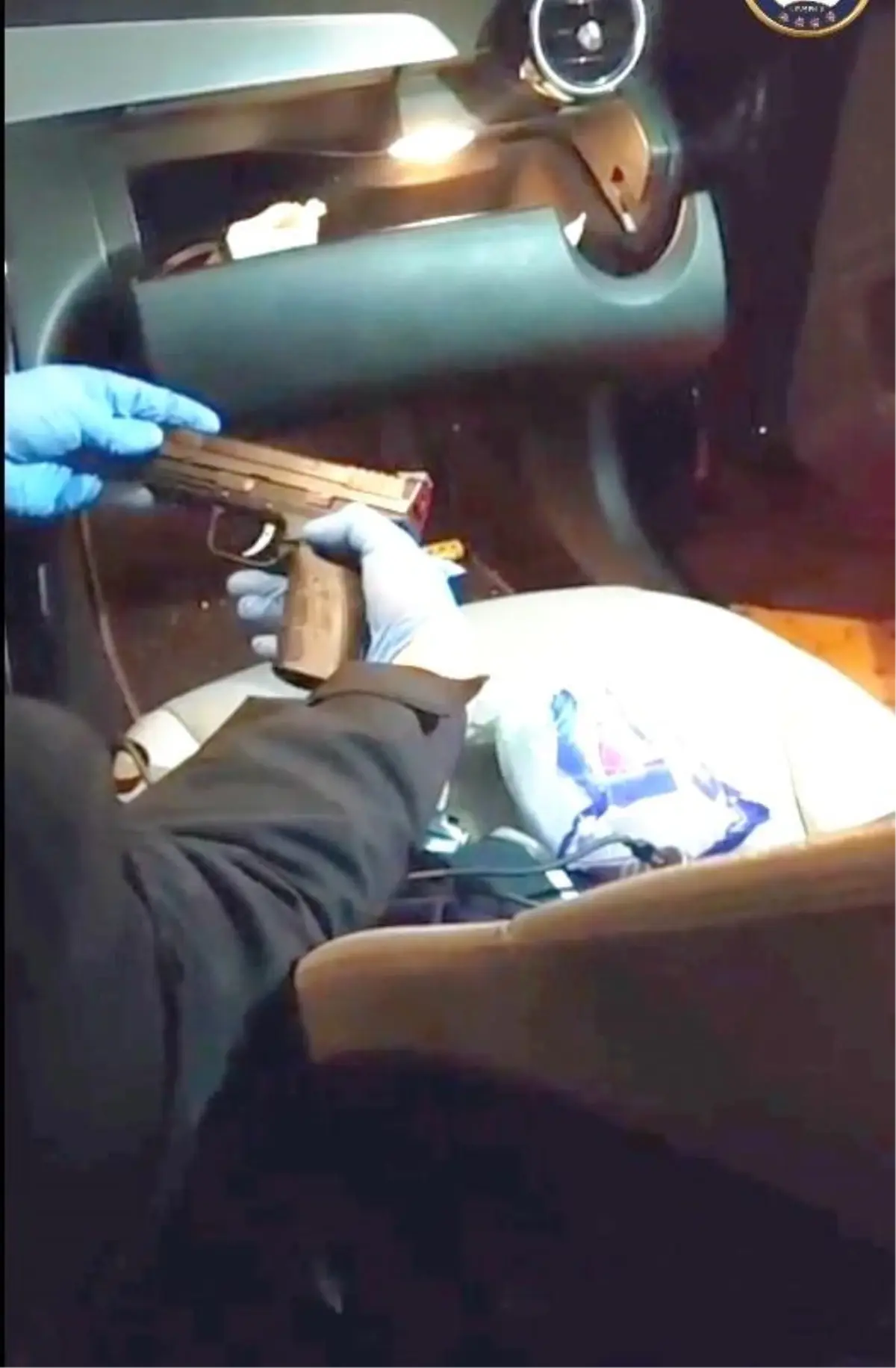 Nevşehir\'de Araçta Ruhsatsız Tabanca ve Uyuşturucu Ele Geçirildi