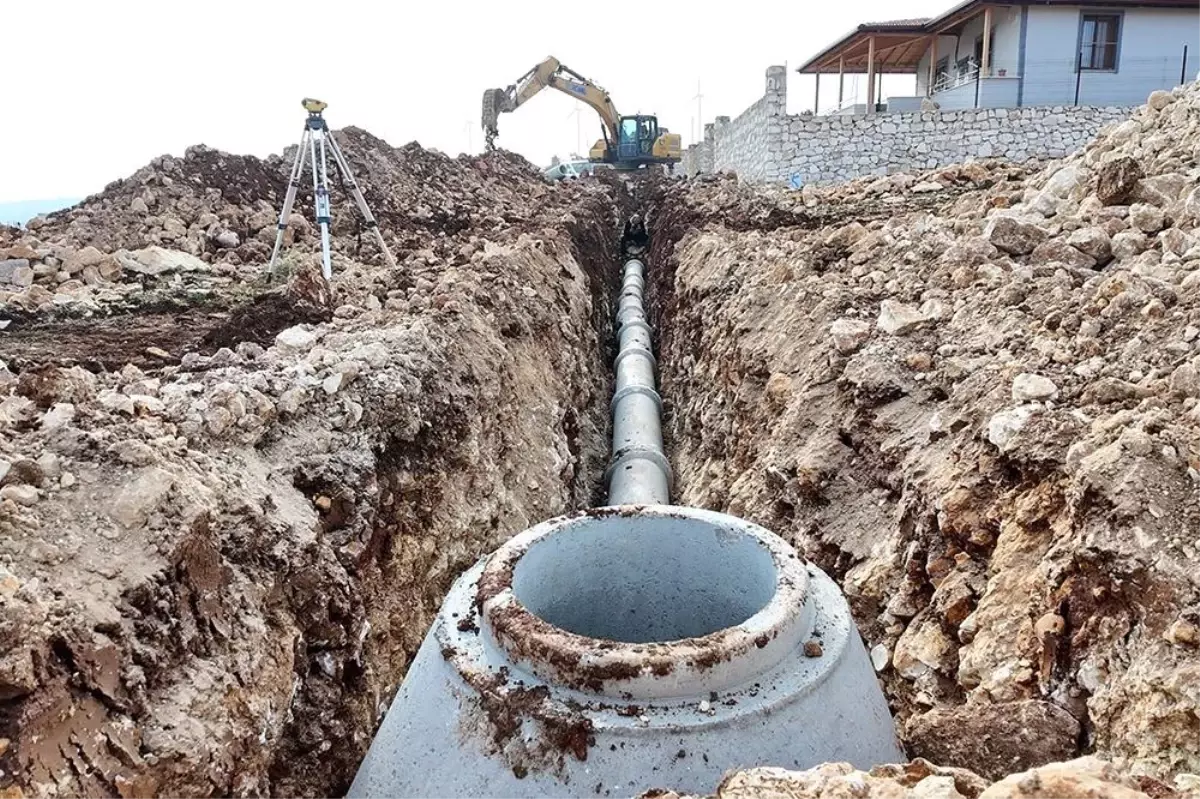 Şenköy Mahalllesi\'nde kanalizasyon sorunu çözülüyor