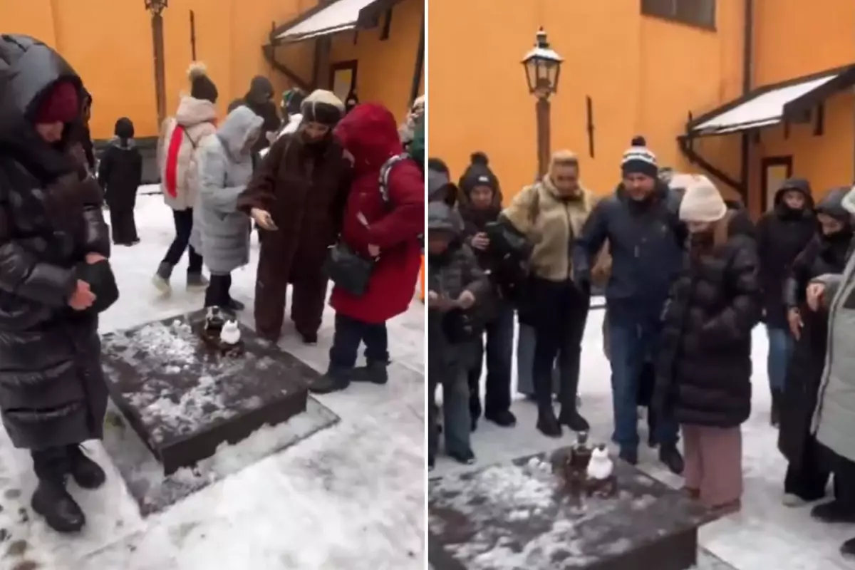 Stockholm\'de bir Türk imzası: Yarım asırlık heykele kardan arkadaş