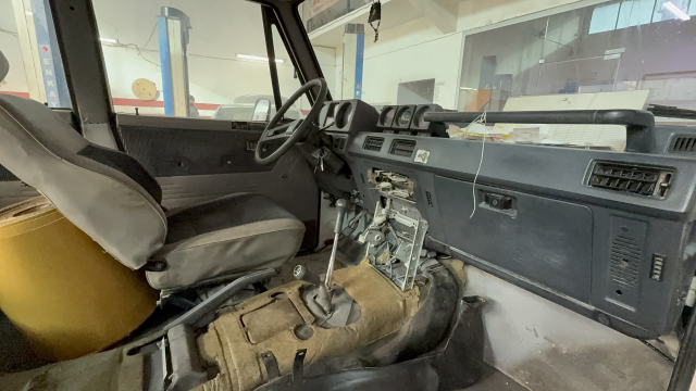 Tesadüfen görüp satın almıştı! 'Süper Vali'nin makam aracı 45 yıl sonra yollara döndü Tesadüfen görüp satın almıştı! 'Süper Vali'nin makam aracı 45 yıl sonra yollara döndü