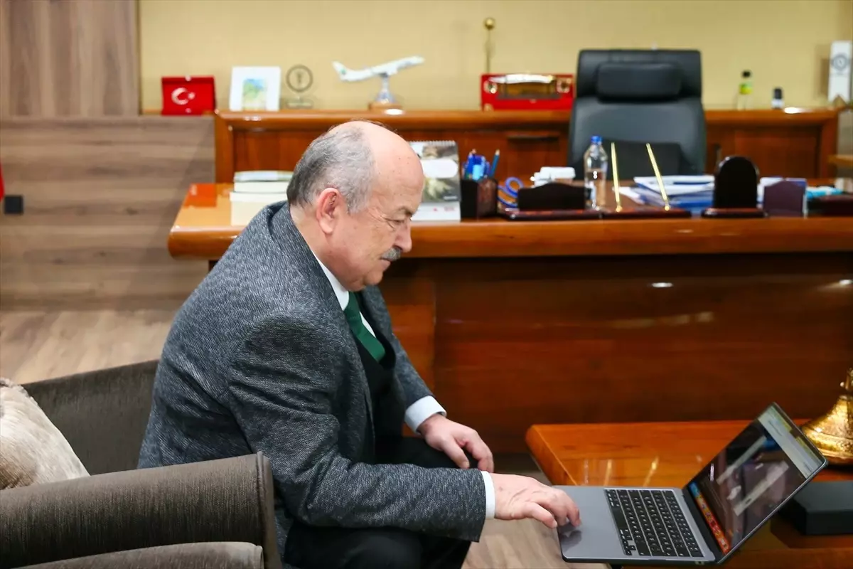 Uşak Rektörü Yılın Kareleri Oylamasında