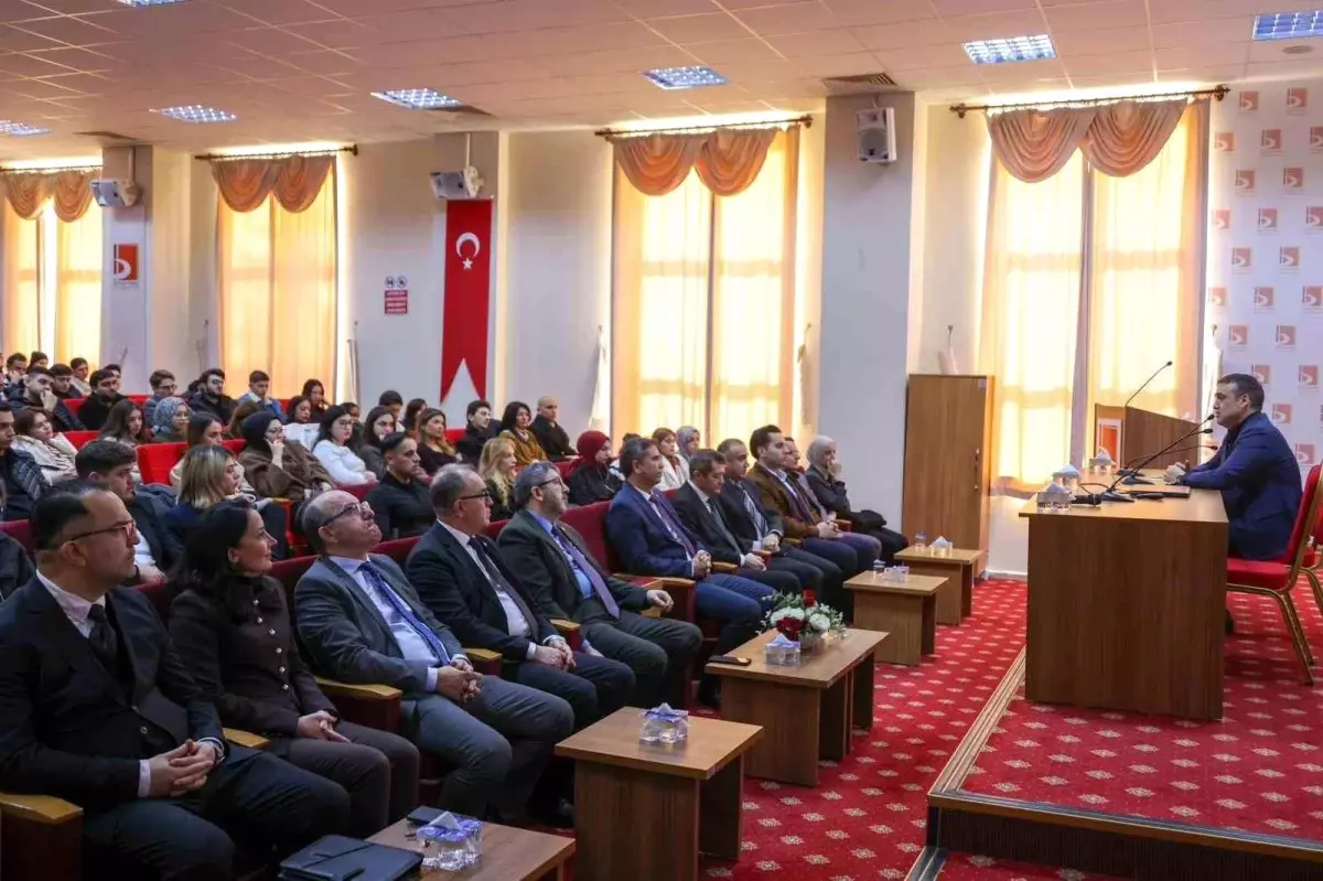 Vali Sözer\'den Öğrencilere Kariyer Tüyoları